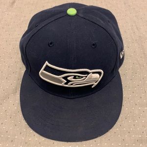Gently used - New Era Sz 7.25 Seahawks Fitted hat